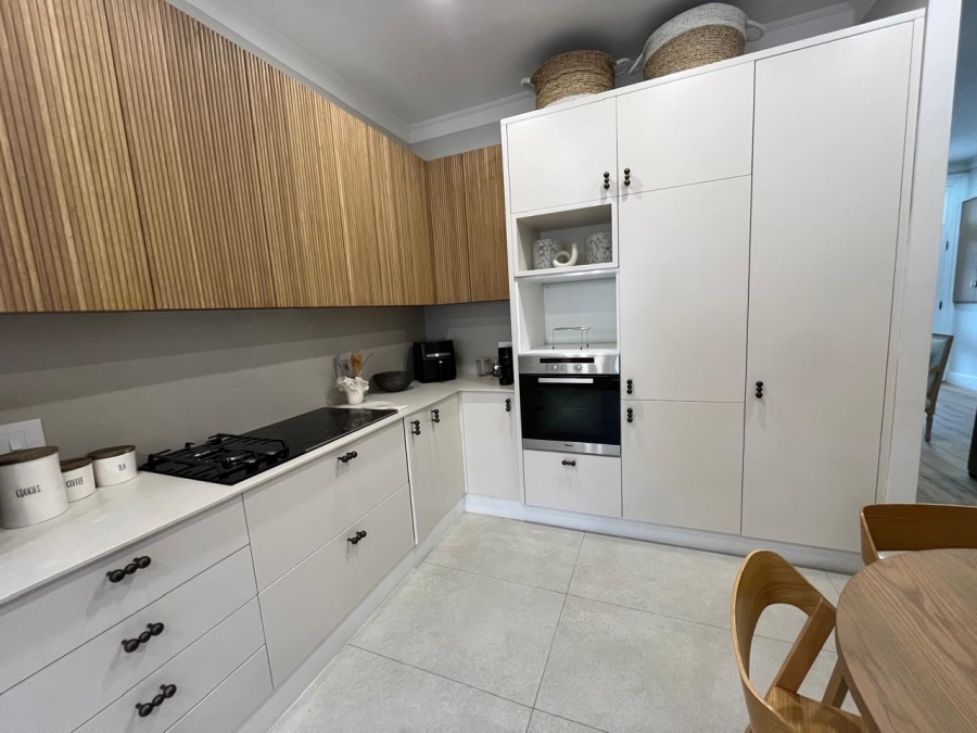 4 Bedroom Property for Sale in Oranjezicht Western Cape
